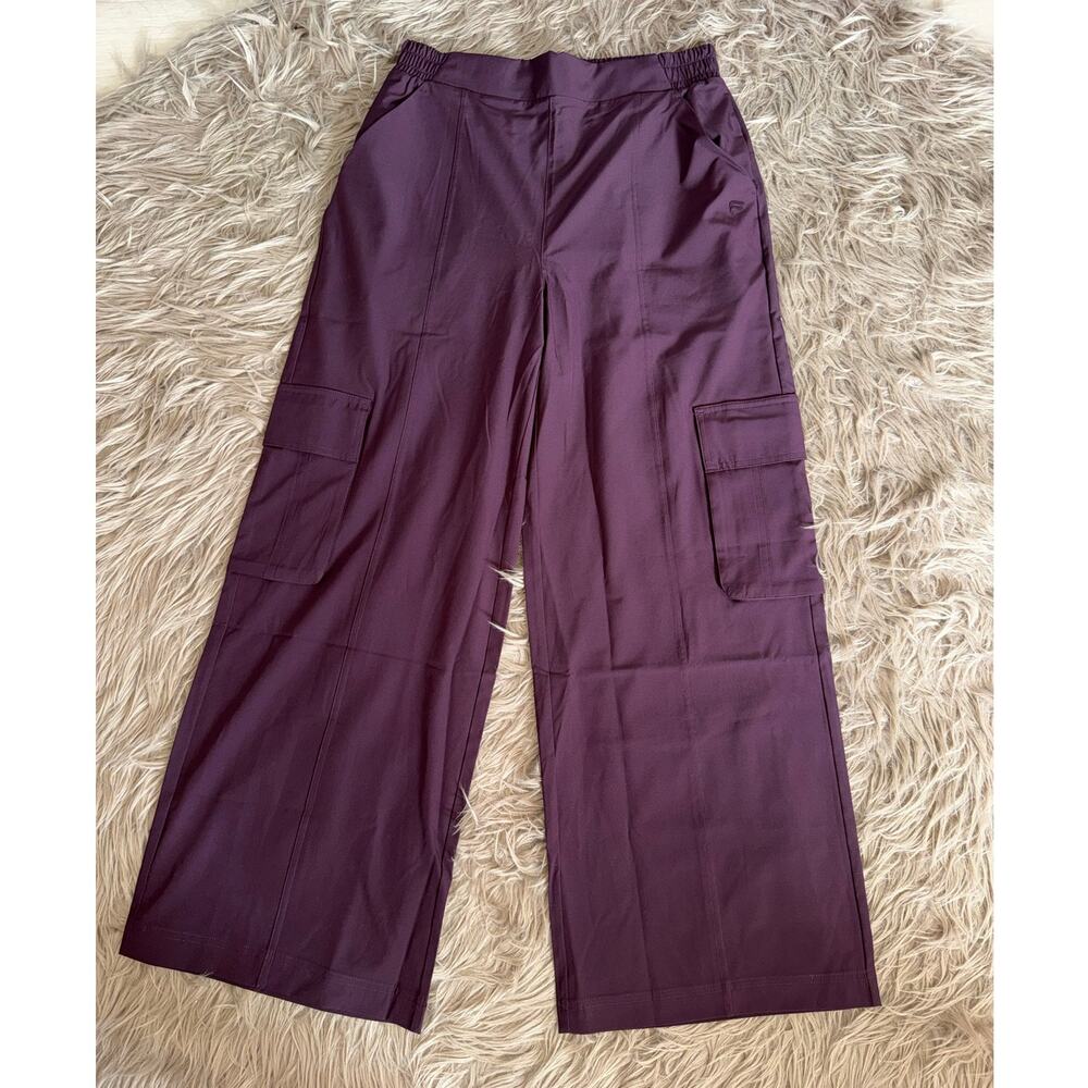 New Fabletics Downtown Wide Leg Cargo Pant Oxblood Women’s size M - Picture 4 of 13